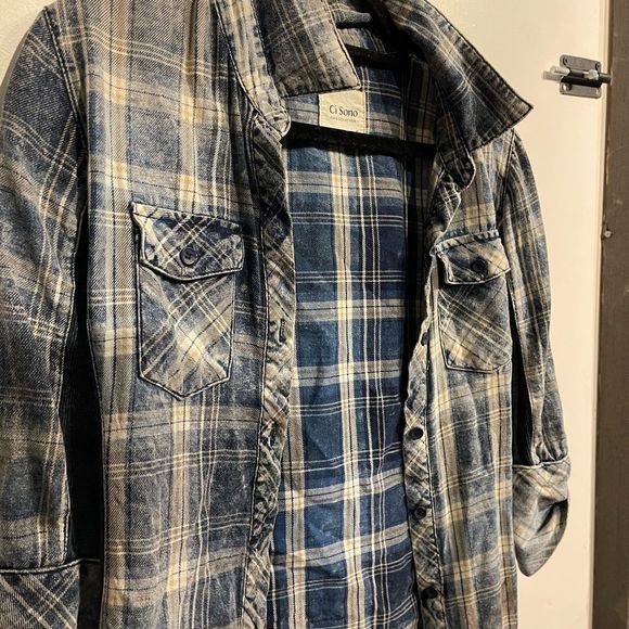 Ci Sono Plaid Button Up - Picture 7 of 10